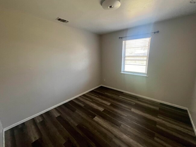 Building Photo - 2 Rene Cir