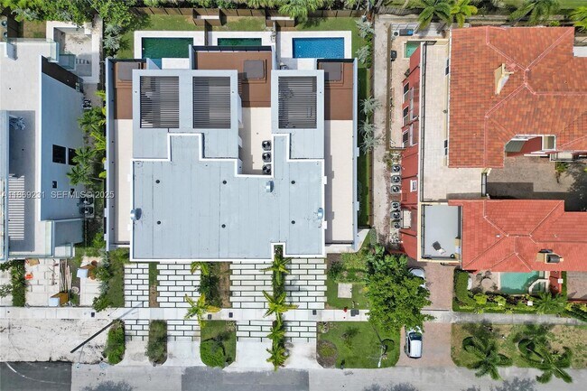 Building Photo - 1825 NE 26th Ave