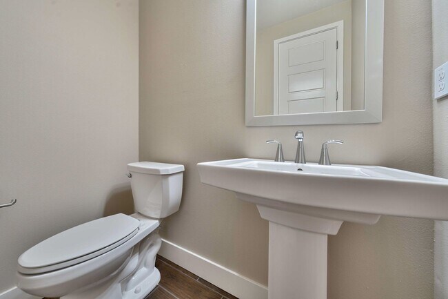 Building Photo - Folsom Ranch Gem – Newer 3BR Single-Story ...