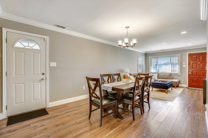 Dining Room - 13810 Parkland Dr