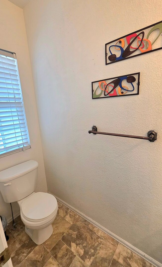 Building Photo - 3 Bedroom Home in Ridgeview at Stetson Hills