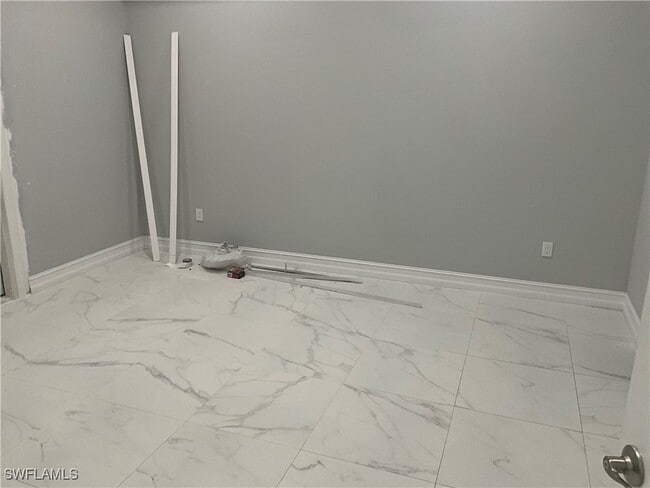 Building Photo - 4143 2nd Ave NE