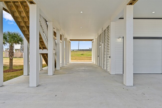 Building Photo - 25231 Sausalito Dr