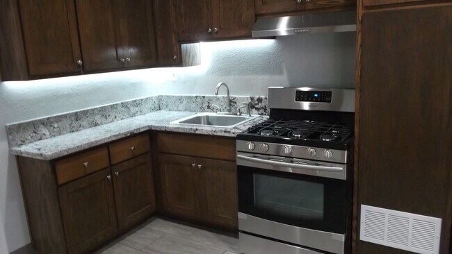 Building Photo - 516 Rimmer Ave