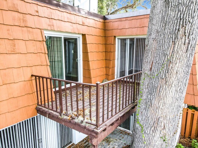 Building Photo - Coastal Charm Meets Modern Living: Your Dream Townhome in Port Orange Awaits!