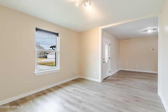 Building Photo - 10036 Delano Dr N