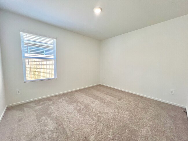 Building Photo - 3019 Mallorca Dr