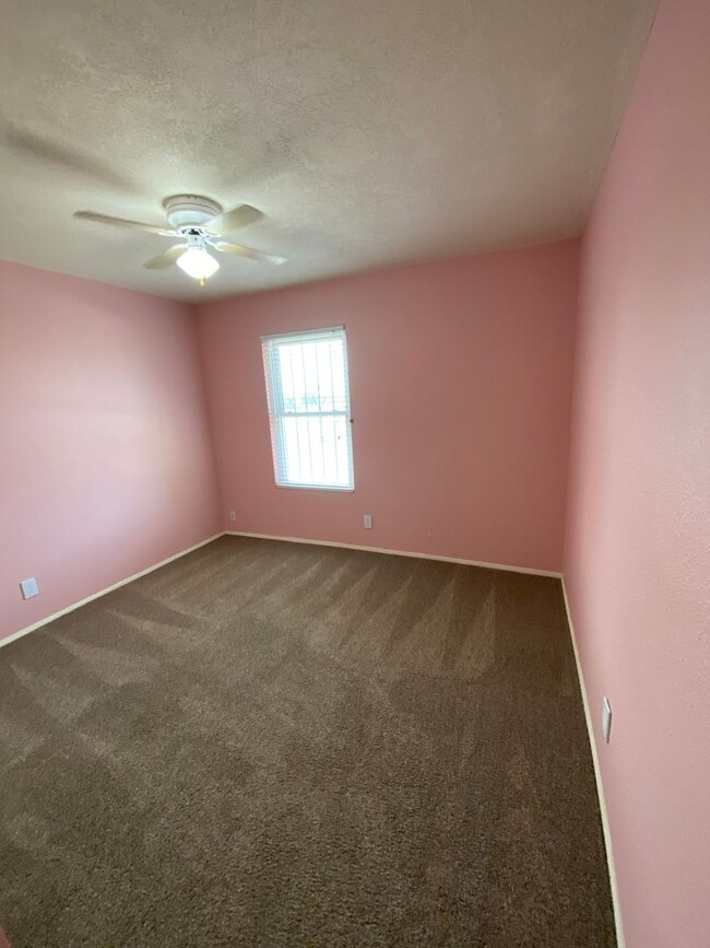Building Photo - Rio Rancho 4/bd 2/ba 3/CG Views