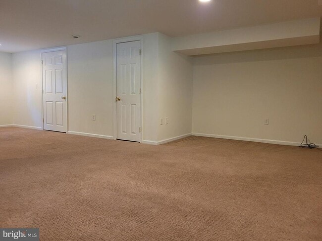 Building Photo - 50 Starboard Ct