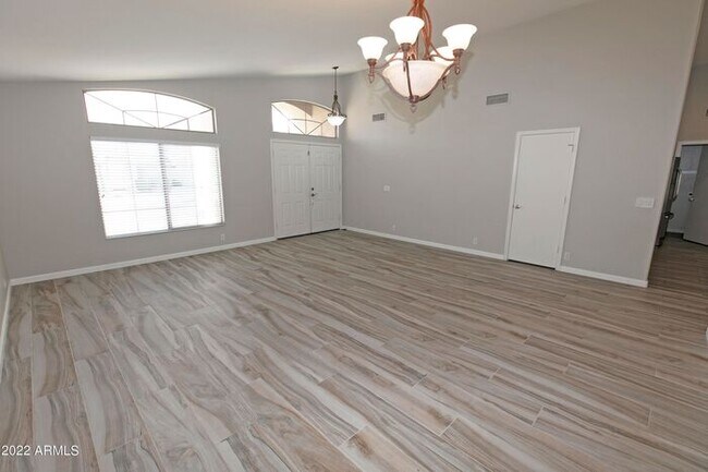 Building Photo - Remodeled Ahwatukee 4br