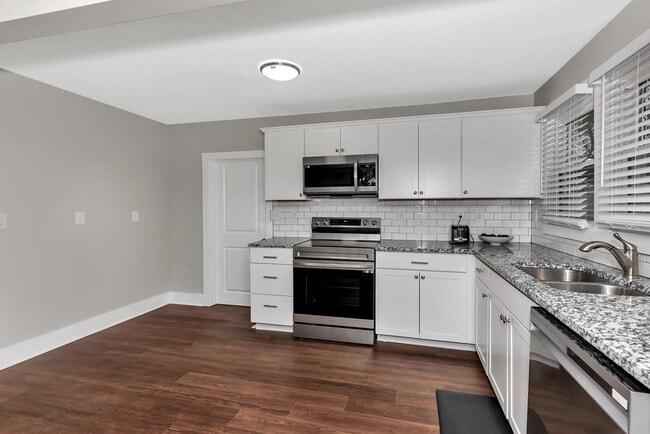 Building Photo - 3700 8th Ave SW