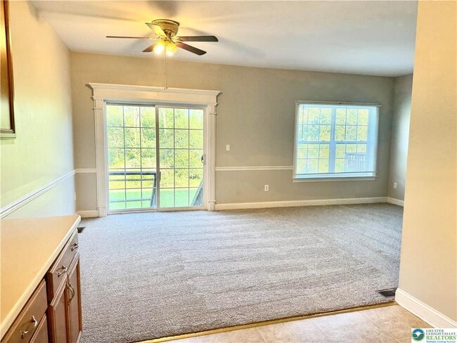 Building Photo - 288 Maple Ct