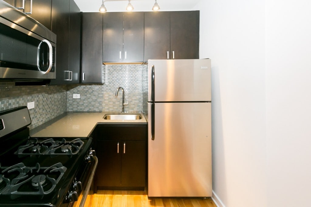 Building Photo - 2402 N Kedzie Blvd