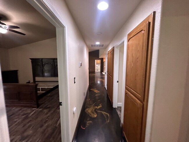 Building Photo - 2384 Choctaw Rd