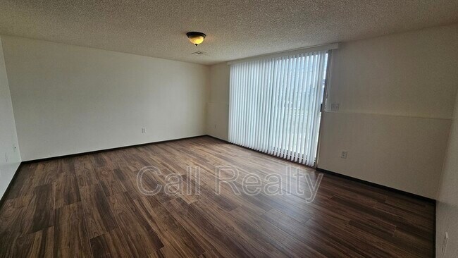 Building Photo - 3718 E 22nd Ave