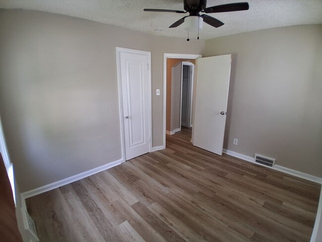 Building Photo - Fully Updated 3 Bedroom - 1 bathroom home - $1,350