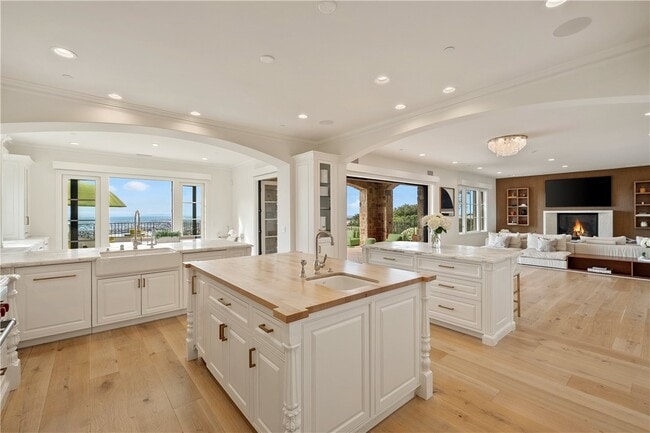 Building Photo - 9 Pelican Crest Dr