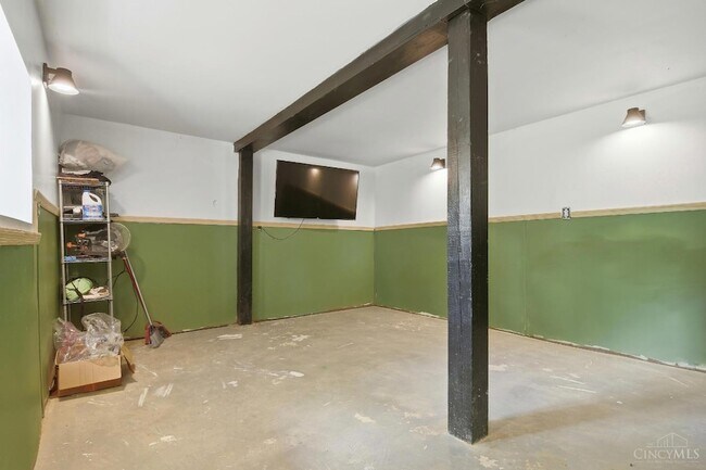 Building Photo - 5067 E Miami River Rd