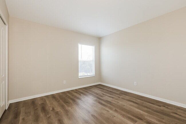 Building Photo - 12614 Montford Ln