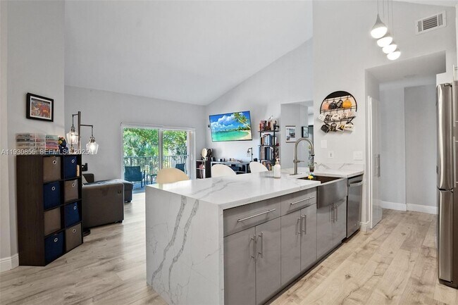 Building Photo - 15770 SW 104th Terrace