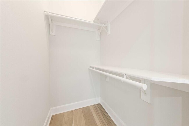 Building Photo - 1210 Brentwood St