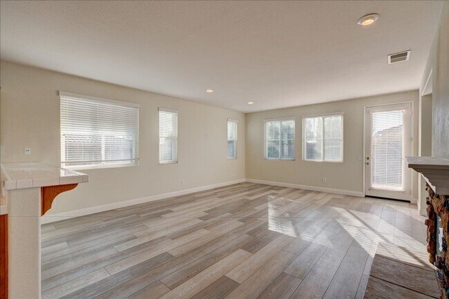 Building Photo - Luxury Arrowood Home for Rent – Available July 6th
