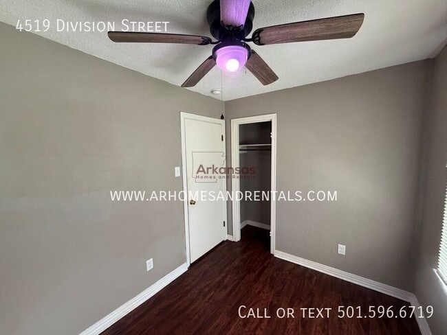 Building Photo - 4519 Division St