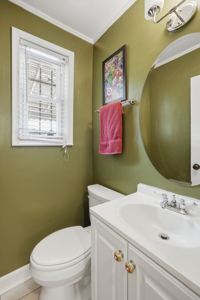 Building Photo - Michigan Park Townhome | 4 Bed | 2.5 Bath | 1,700 Sf | Fenced-in Front & Backyard w/ Deck