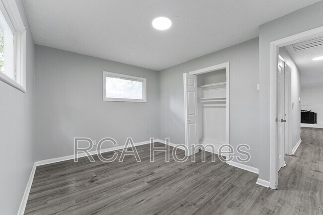 Building Photo - 2292 W 67th St