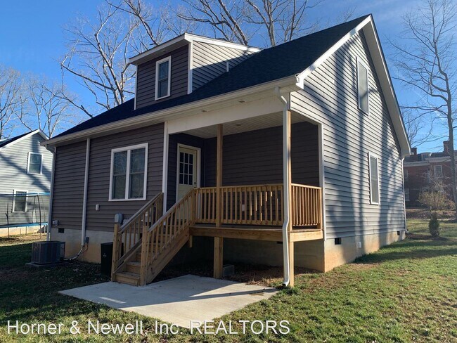 Building Photo - 3 br, 2.5 bath House - 706 4th Street