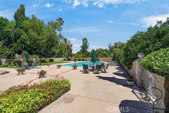 Building Photo - 6190 Hawarden Dr