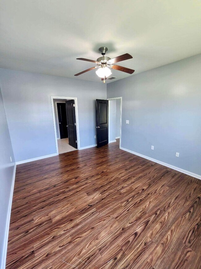 Building Photo - 884 Hayes Point Cir