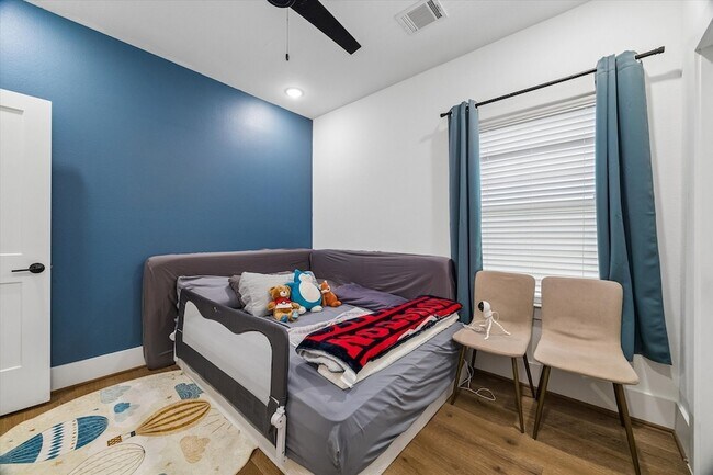 Building Photo - 9009 Wellspring Dr