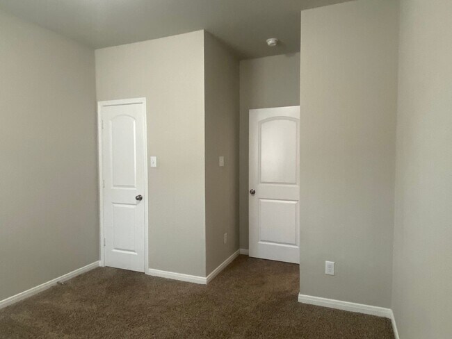 Building Photo - 3 BEDROOM, PLUS OFFICE, BELTON ISD