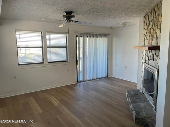 Building Photo - 2002 First St