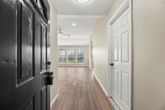 Building Photo - 7134 Prairie Village Dr