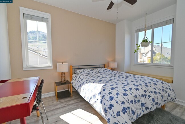 Building Photo - 829 Deer Spring Cir