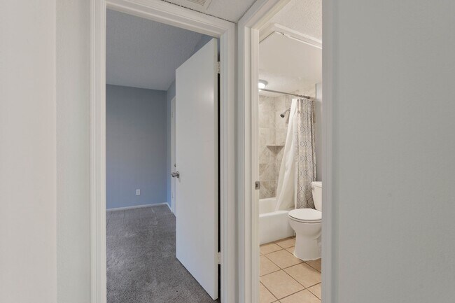 Building Photo - 12100 Melville Dr