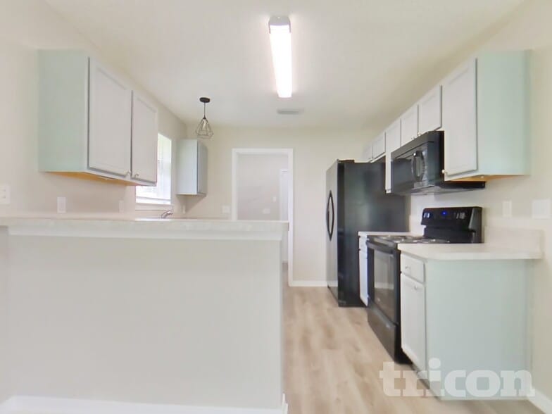 Building Photo - 2727 Fox Creek Dr E