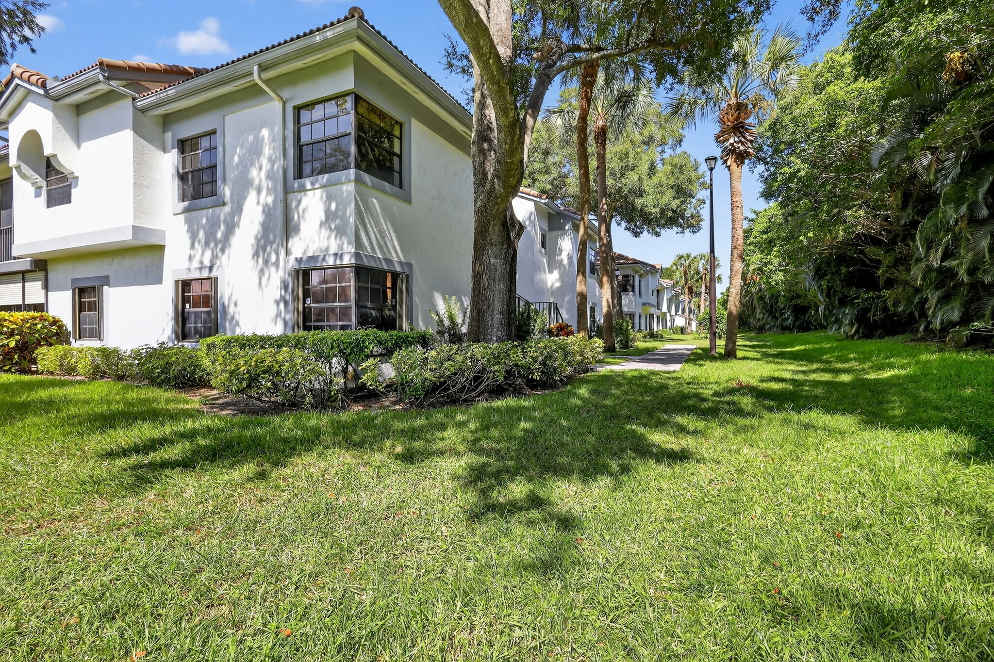 Building Photo - 5475 Verona Dr