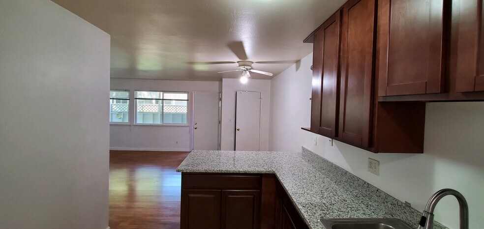 Building Photo - 4061 Park Center Ln