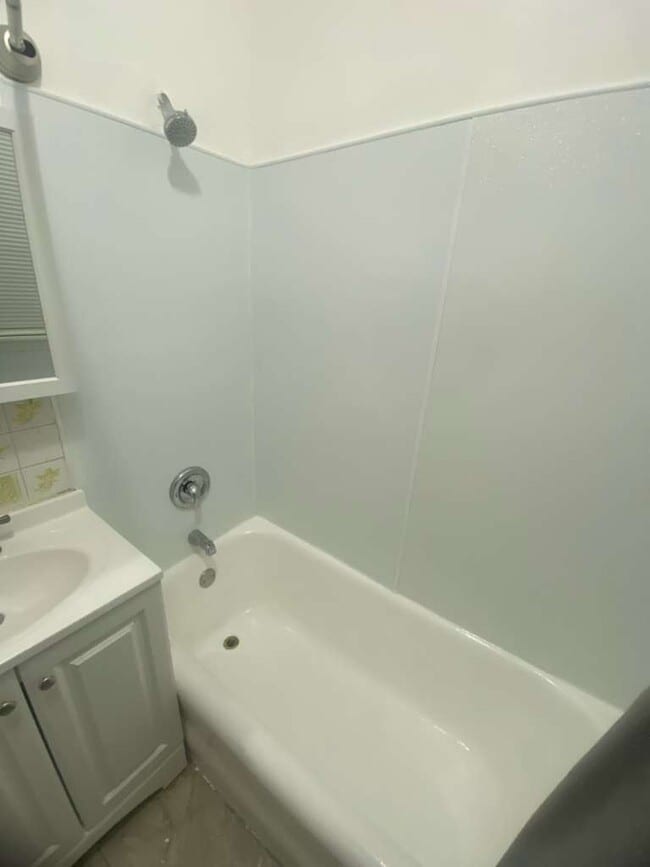 Building Photo - 5952 W Roosevelt Rd