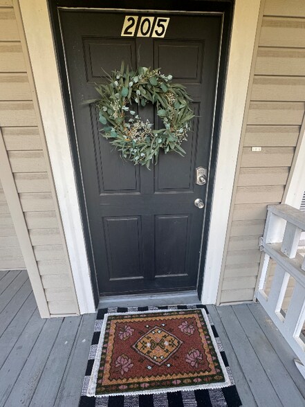 Building Photo - 205 Reid St