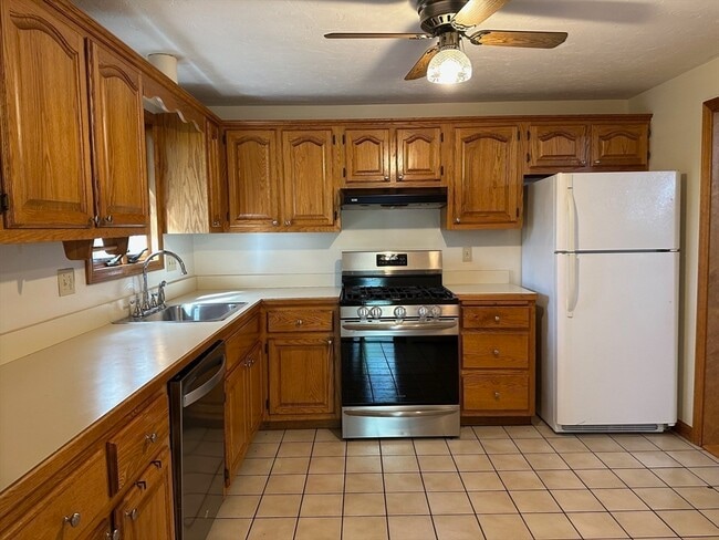 Building Photo - 15 Curlew St