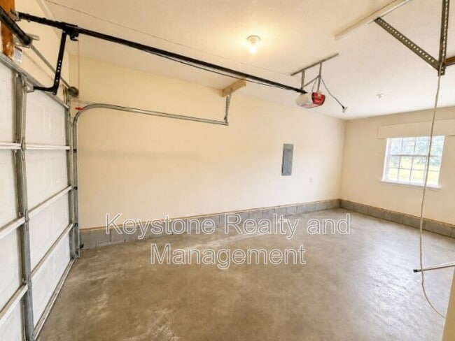 Building Photo - 717 Peachers Mill Rd
