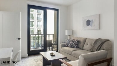 Building Photo - 1007 S Mint St