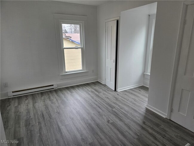 Building Photo - 449 2nd Dr NE