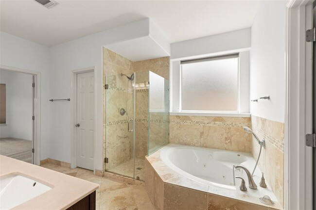 Building Photo - 2111 Blue Water Bay Dr