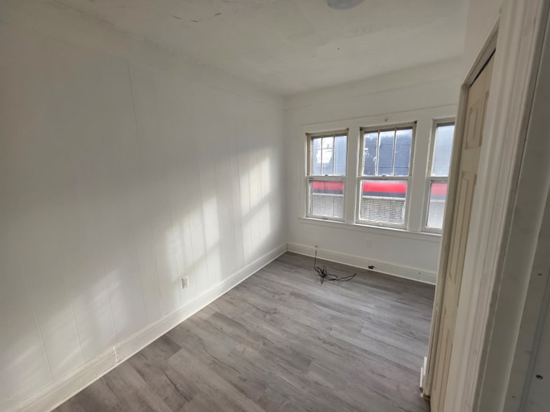 Building Photo - 22727 Rein Ave