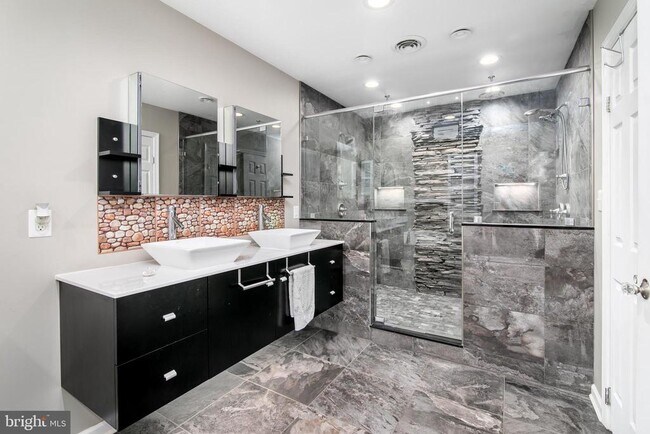 Building Photo - 5444 E Nithsdale Dr